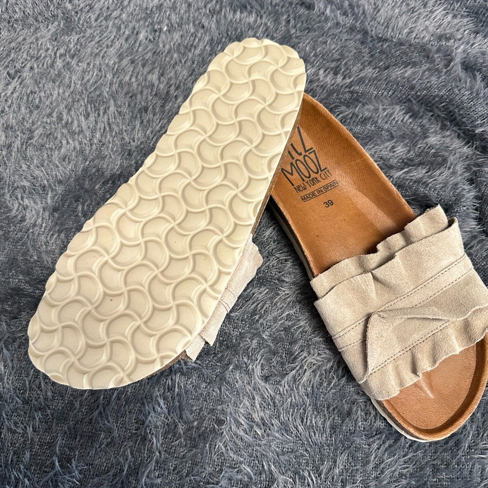 Women's Beige Sandals